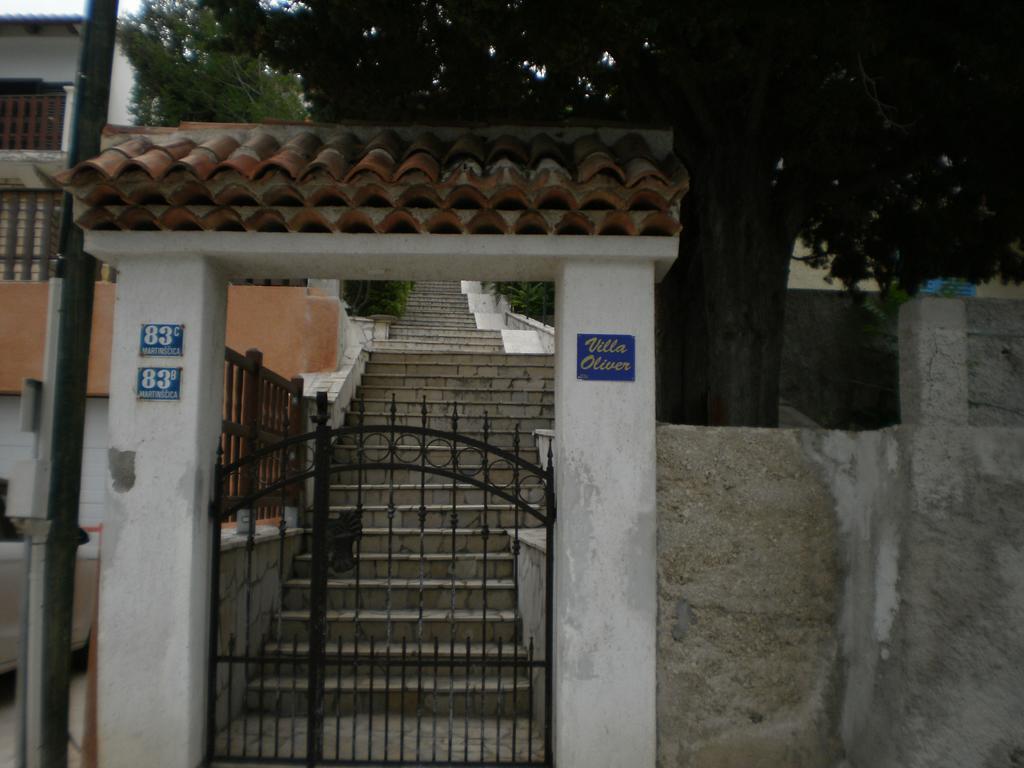 Apartments Pinezic Martinscica  Exterior photo
