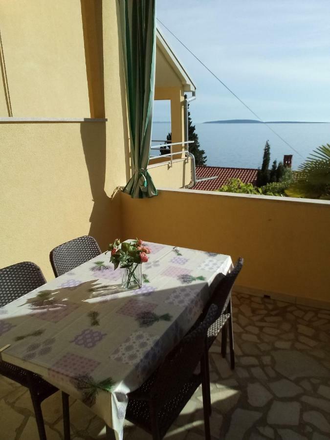 Apartments Pinezic Martinscica  Exterior photo