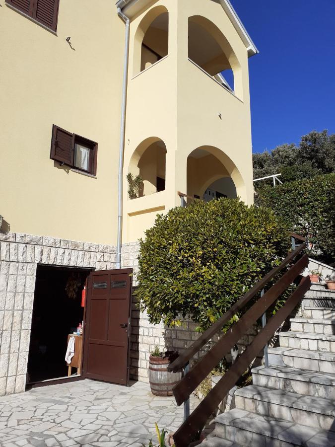 Apartments Pinezic Martinscica  Exterior photo
